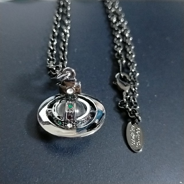 Vivienne Westwood 美品 ガンメタリック タイニーオーブネックレスの通販 by くろみん ヴィヴィアン 立体オーブネックレス ガンメタ