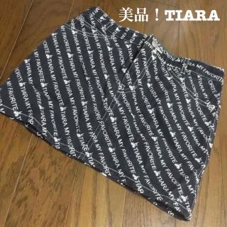 ティアラ(tiara)の《美品！》TIARA ティアラ ブラックデニムミニスカート(ミニスカート)