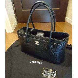 シャネル(CHANEL)の7/9迄お値下げ。シャネル エグゼクティブトート S 黒 シルバー(トートバッグ)