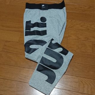 ナイキ(NIKE)の【新品】海外UK:Mサイズ NIKE W LOGO LEGGINGS(レギンス/スパッツ)