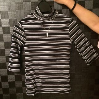 ザラ(ZARA)の新品！ZARAハイネックトップス♫(Tシャツ(半袖/袖なし))