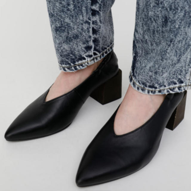 moussy(マウジー)のMOUSSY BLOCK HEEL パンプス レディースの靴/シューズ(ハイヒール/パンプス)の商品写真