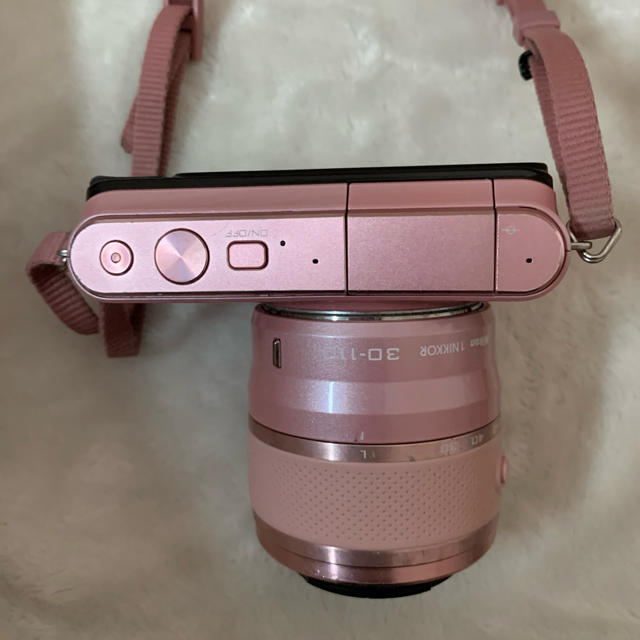 Nikon(ニコン)のnicon1 希少　ピンク　ジャンク スマホ/家電/カメラのカメラ(ミラーレス一眼)の商品写真