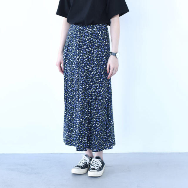 Shinzone(シンゾーン)のyou.様専用　THE SHINZONE/FLOWER PRINT SKIRT レディースのスカート(ロングスカート)の商品写真