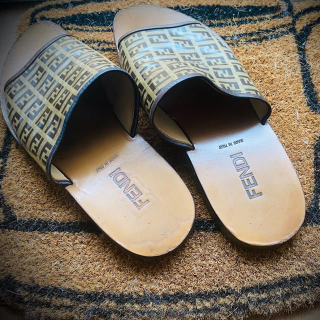 FENDI(フェンディ)のフェンディ【FENDI/正規】メンズ本革サンダルスリッパ メンズの靴/シューズ(サンダル)の商品写真