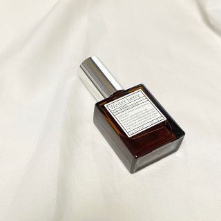 オゥパラディ(AUX PARADIS)のお値引き　auxparadis ウインターベリー　15ml(香水(女性用))