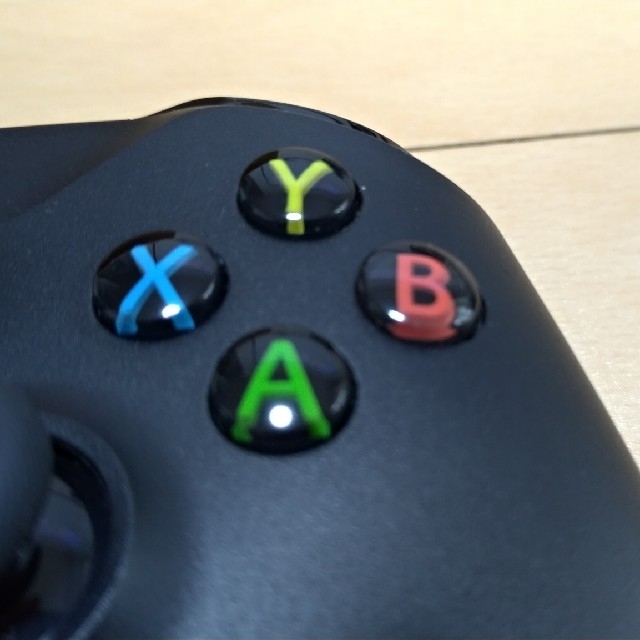 Microsoft(マイクロソフト)の専用）Xbox One ワイヤレス コントローラー(USBケーブルオマケ付き) スマホ/家電/カメラのPC/タブレット(PC周辺機器)の商品写真