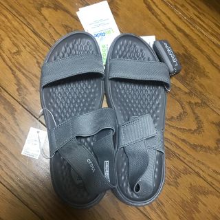 クロックス(crocs)の新品❗️クロックス、レディース、サンダル、グレー、US7、23センチ(サンダル)