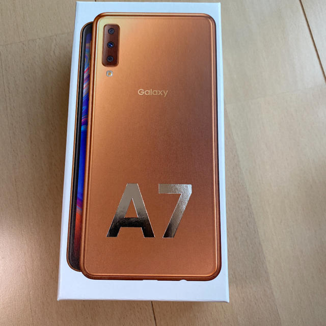 未開封　新品　未使用　Galaxy A7 ゴールド 64 GB その他スマートフォン/携帯電話