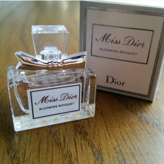 Christian Dior(クリスチャンディオール)のミスディオール ブルーミングブーケ5ml コスメ/美容の香水(香水(女性用))の商品写真