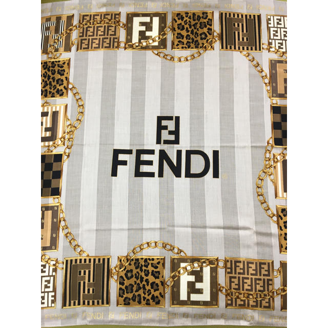 FENDI(フェンディ)のFENDI  大判ハンカチ　未使用2枚セット レディースのファッション小物(ハンカチ)の商品写真