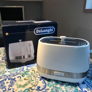 デロンギ(DeLonghi)のデロンギ ポップアップトースター   CTLA2003J-W (調理機器)