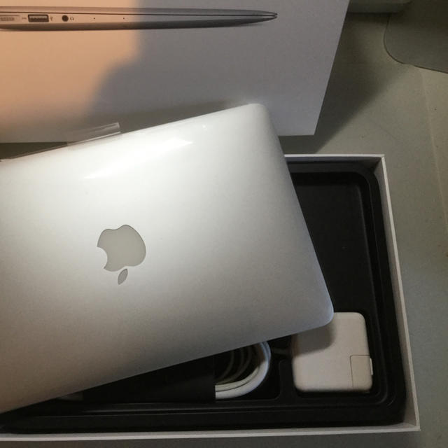 MacBook Air 2015 11インチ　core i7PC/タブレット