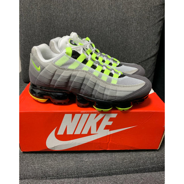 NIKE(ナイキ)の25cm NIKE AIR VAPORMAX 95 NEON US7 メンズの靴/シューズ(スニーカー)の商品写真