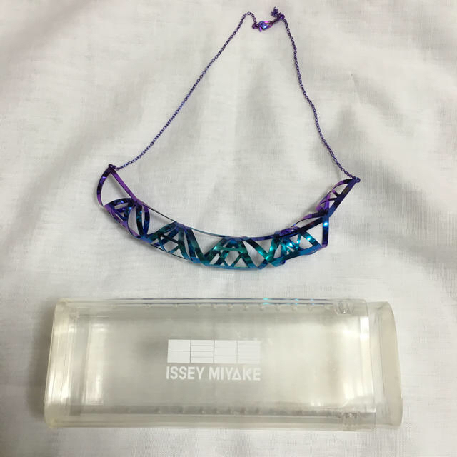 ISSEY MIYAKE(イッセイミヤケ)のイッセイミヤケ ネックレス レディースのアクセサリー(ネックレス)の商品写真