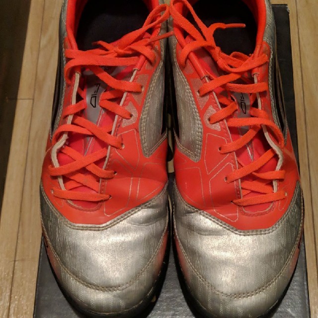 adidas(アディダス)のトレーニングシューズ　室外用　26.5cm スポーツ/アウトドアのサッカー/フットサル(シューズ)の商品写真