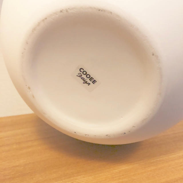 ACTUS(アクタス)のCooee Design ボール フラワーベース 20cm ホワイト 新品未使用 インテリア/住まい/日用品のインテリア小物(花瓶)の商品写真