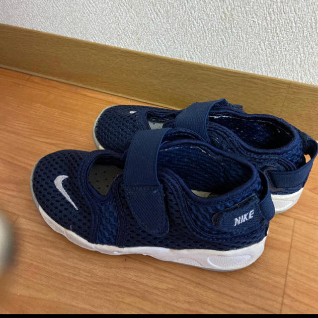 NIKE(ナイキ)のNIKE ナイキリトルリフト16センチネイビー　17センチ黒もあります キッズ/ベビー/マタニティのキッズ靴/シューズ(15cm~)(スニーカー)の商品写真