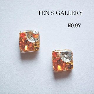 オレンジビジュー＆ゴールド  ハンドメイド  レジン(ピアス)