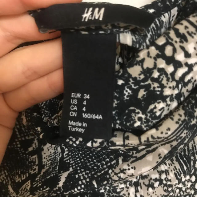 H&M(エイチアンドエム)のミニドレス　オールインワン　ミニパンツ レディースのフォーマル/ドレス(ミニドレス)の商品写真