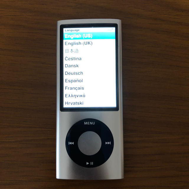 Apple(アップル)の【お値下げしました】iPod nano シルバー スマホ/家電/カメラのオーディオ機器(ポータブルプレーヤー)の商品写真