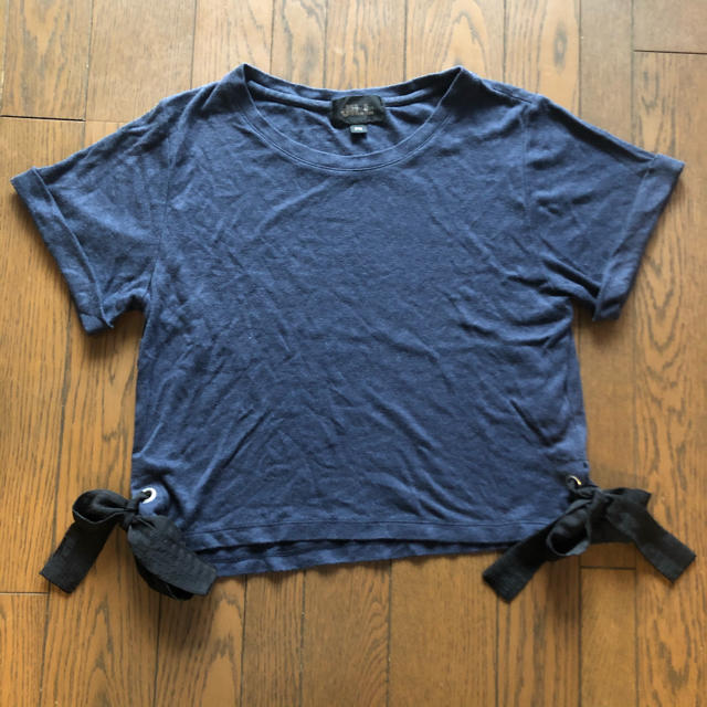 JILL by JILLSTUART(ジルバイジルスチュアート)のJILLbyJILLSTUART リボンつきTシャツ レディースのトップス(Tシャツ(半袖/袖なし))の商品写真