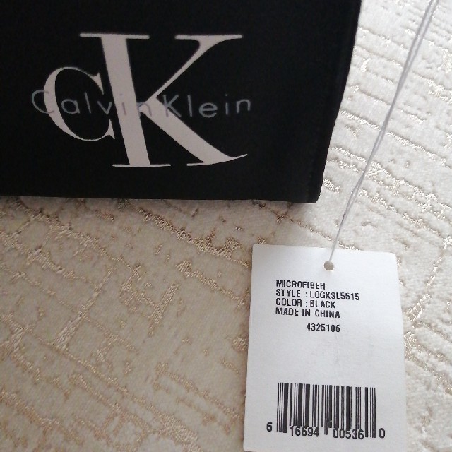 ck Calvin Klein(シーケーカルバンクライン)の☆新品未使用☆カルバンクライン 化粧 ポーチ レディースのファッション小物(ポーチ)の商品写真