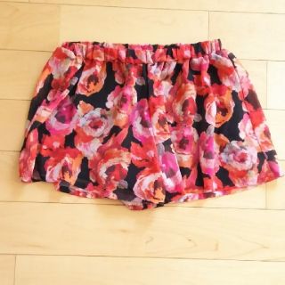 リップサービス(LIP SERVICE)のリップサービス 花柄シフォン パンツ(ショートパンツ)