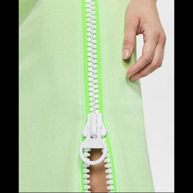 NIKE(ナイキ)の【流行色】《新品》NIKEスエットスカート NIKE ナイキ スカート  レディースのスカート(ロングスカート)の商品写真