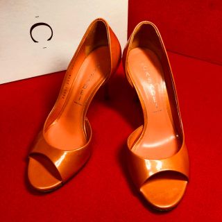 バーニーズニューヨーク(BARNEYS NEW YORK)のCASADEI カサディ　エナメル　オーブントゥ　サンダル(サンダル)