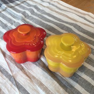 ルクルーゼ(LE CREUSET)の ラムカン フルール S フタ付き  2点セット(食器)