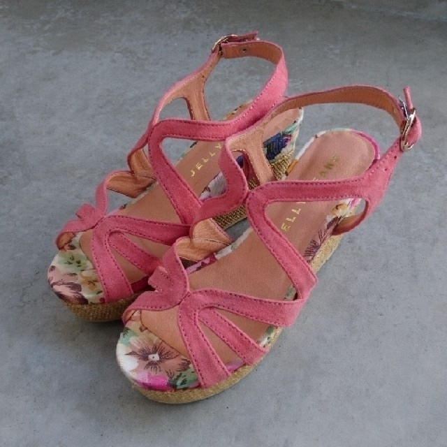 JELLY BEANS(ジェリービーンズ)のウェッジソール サンダル　S サイズ　ピンク　花柄　ジェリービーンズ レディースの靴/シューズ(サンダル)の商品写真