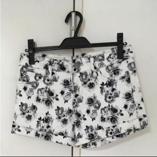 オゾック(OZOC)のオゾック OZOC 花柄 ショートパンツ(ショートパンツ)