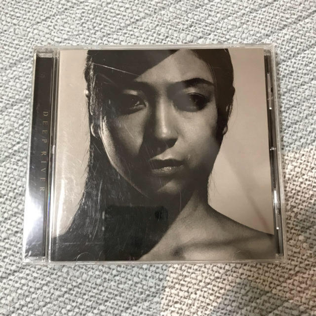 東芝(トウシバ)のDEEP  RIVER  宇多田ヒカル  エンタメ/ホビーのCD(ポップス/ロック(邦楽))の商品写真