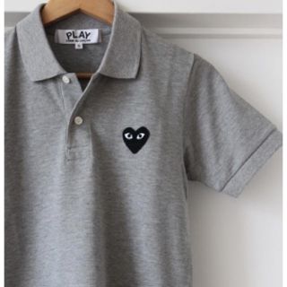 コムデギャルソン(COMME des GARCONS)のPLAY プレイ コム デ ギャルソン ポロシャツ グレー Lサイズ(ポロシャツ)