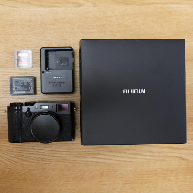 超美品　FUJIFILM X100F BLACK