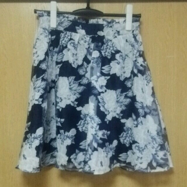 GRL(グレイル)のオーガンジー 花柄スカート レディースのスカート(ひざ丈スカート)の商品写真
