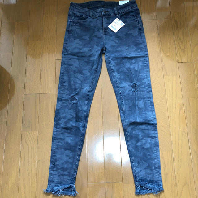 ZARA(ザラ)のZARA スキニー　36サイズ レディースのパンツ(スキニーパンツ)の商品写真