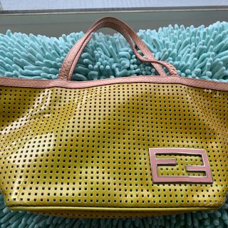 フェンディ(FENDI)のFENDI エナメルバッグ(トートバッグ)