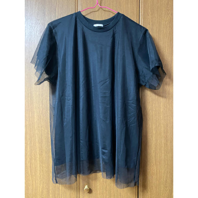GU(ジーユー)のGU チュールTシャツ　黒 レディースのトップス(Tシャツ(半袖/袖なし))の商品写真