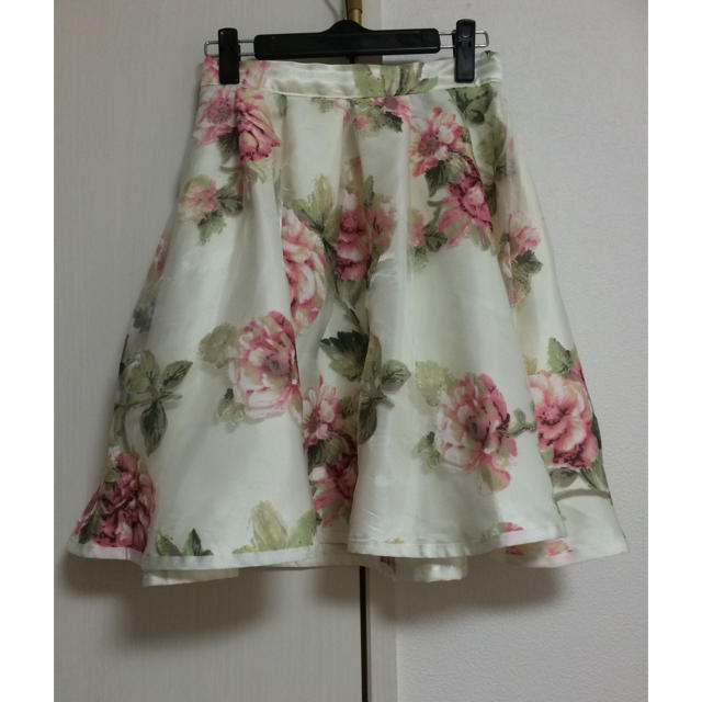 evelyn(エブリン)の花柄オーガンジースカート レディースのスカート(ミニスカート)の商品写真