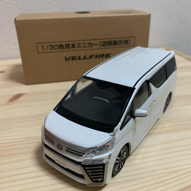 トヨタ トヨタ ヴェルファイア ミニカー Toyota非売品 カラーサンプル色見本の通販 By Master Peace Kn2 S Shop トヨタならラクマ