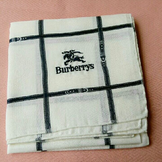 BURBERRY(バーバリー)の【未使用】BURBERRY ハンカチ☆細ベルト柄／ホワイト×ネイビー レディースのファッション小物(ハンカチ)の商品写真