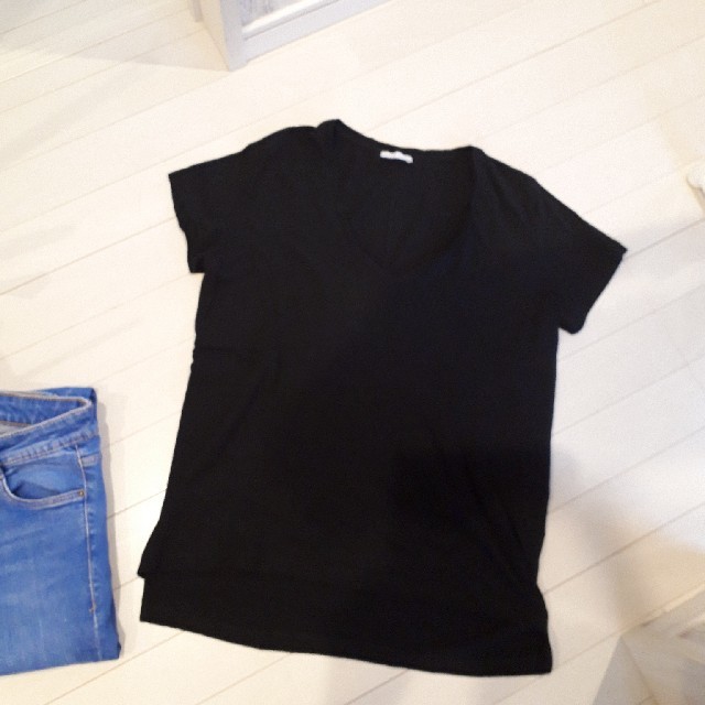 ZARA - ZARA 黒Tシャツ シンプル S〜Mの通販 by YU-♡'s shop｜ザラならラクマ