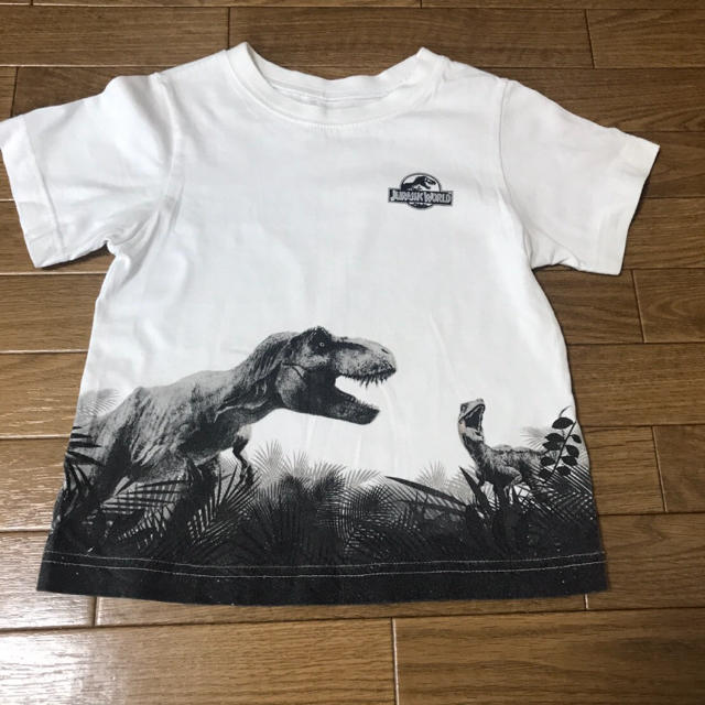 GU - 恐竜 Tシャツ ジュラシックパークの通販 by ソワカ's shop｜ジーユーならラクマ