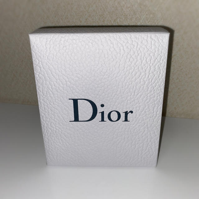 Dior(ディオール)のDior ギフトラッピング　箱 インテリア/住まい/日用品のオフィス用品(ラッピング/包装)の商品写真