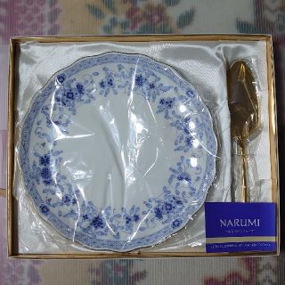 ナルミ(NARUMI)のナルミボーンチャイナケーキ大皿とサーバー(食器)