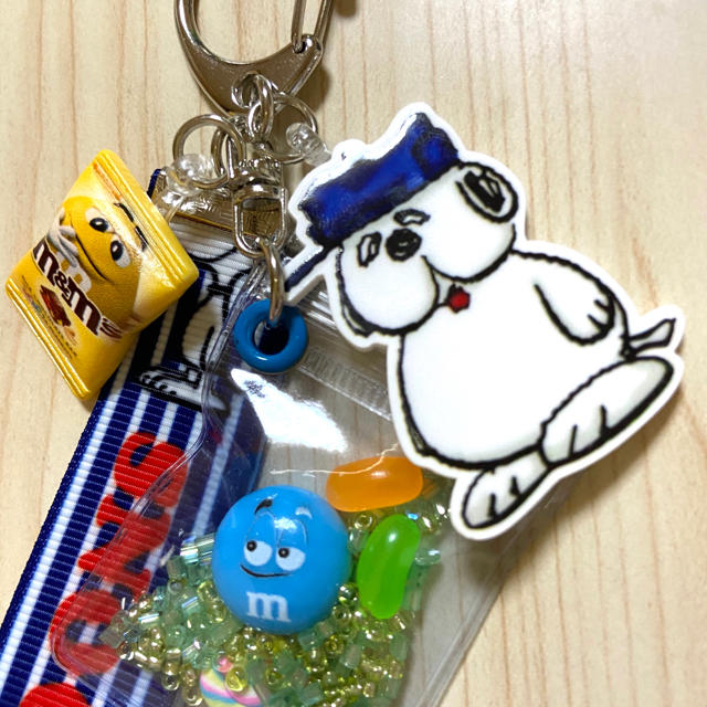 SNOOPY(スヌーピー)のハンドメイド　キーホルダー　チャーム　オリジナル ハンドメイドのファッション小物(バッグチャーム)の商品写真