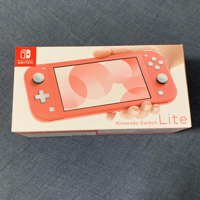 ニンテンドースイッチライト 任天堂Switchライト コーラル ピンク 美品