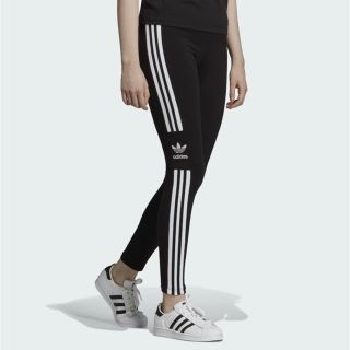 アディダス(adidas)の新品　タグ付き　アディダス  トラックパンツ タイツ　レギンス　Sサイズ(スキニーパンツ)